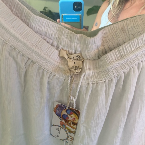 White skirt - Picture 2 of 3